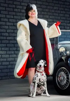 Fun Costumes Cruella De Vil Coat Costume For Plus Size Women From Disney's 101 Dalmatians -Video Game Costumes Shop plus size womens deluxe cruella de vil costume alt 2