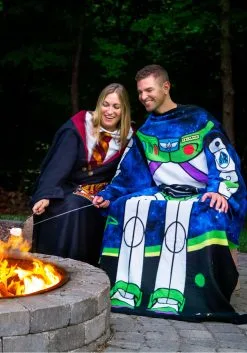 Northwest Company Toy Story Buzz Lightyear Comfy Throw For Adult 8 Northwest Company Toy Story Buzz Lightyear Comfy Throw For Adult -Video Game Costumes Shop toy story buzz lightyear adult comfy throw alt 2